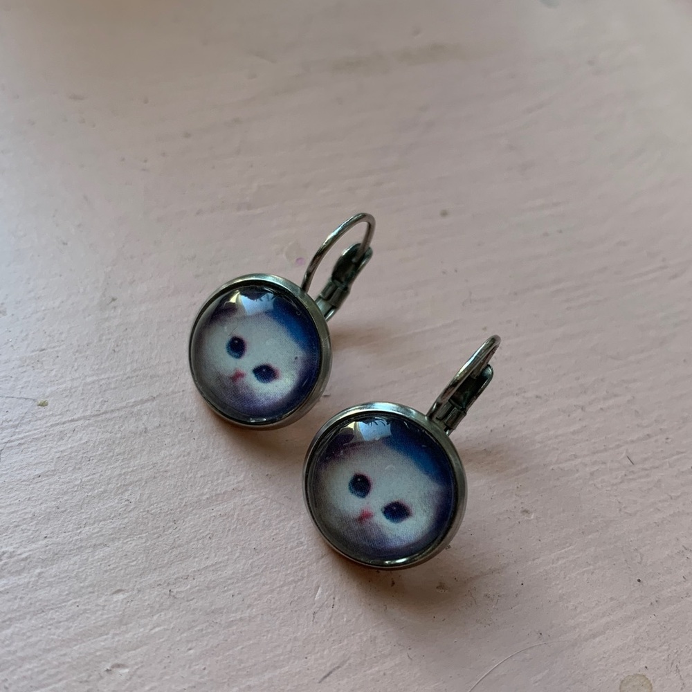 Glass Cat Kitten Earrings - Picture 2 of 4